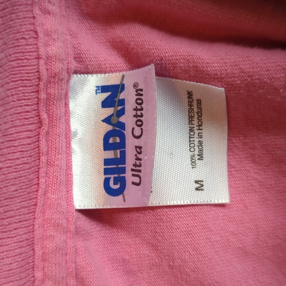 Gildan Fight Like a Girl sz M Pink Tee with Breast Cancer Ribbon & Boxing Gloves - Picture 4 of 4